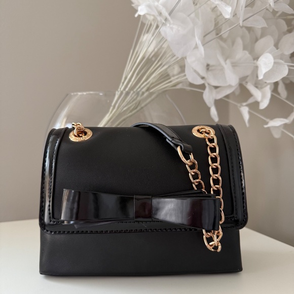 Anne Klein Crossbody Chain Bag with Bow in Black (NWOT) - Picture 5 of 6